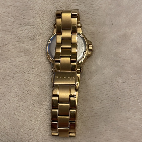 Micheal Kors watch - Picture 2 of 5